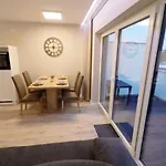 -neubau- 42 Qm Balkon-apartment * 풀다
