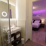 -neubau- 42 Qm Balkon-apartment 아파트 *