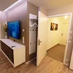 -neubau- 42 Qm Balkon-apartment 아파트 *