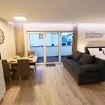 -neubau- 42 Qm Balkon-apartment 풀다