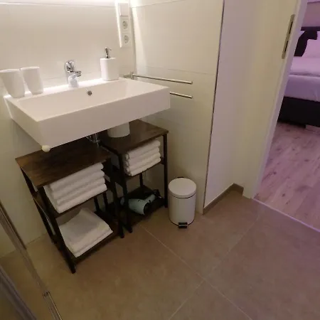 -neubau- 42 Qm Balkon-apartment *