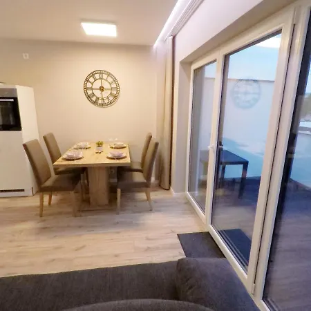 -neubau- 42 Qm Balkon-apartment * فولدا
