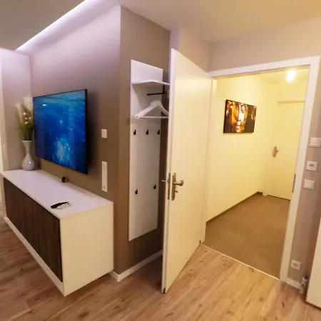 -neubau- 42 Qm Balkon-apartment شقة *