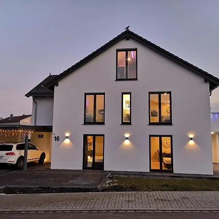 -neubau- 42 Qm Balkon-apartment Apartman